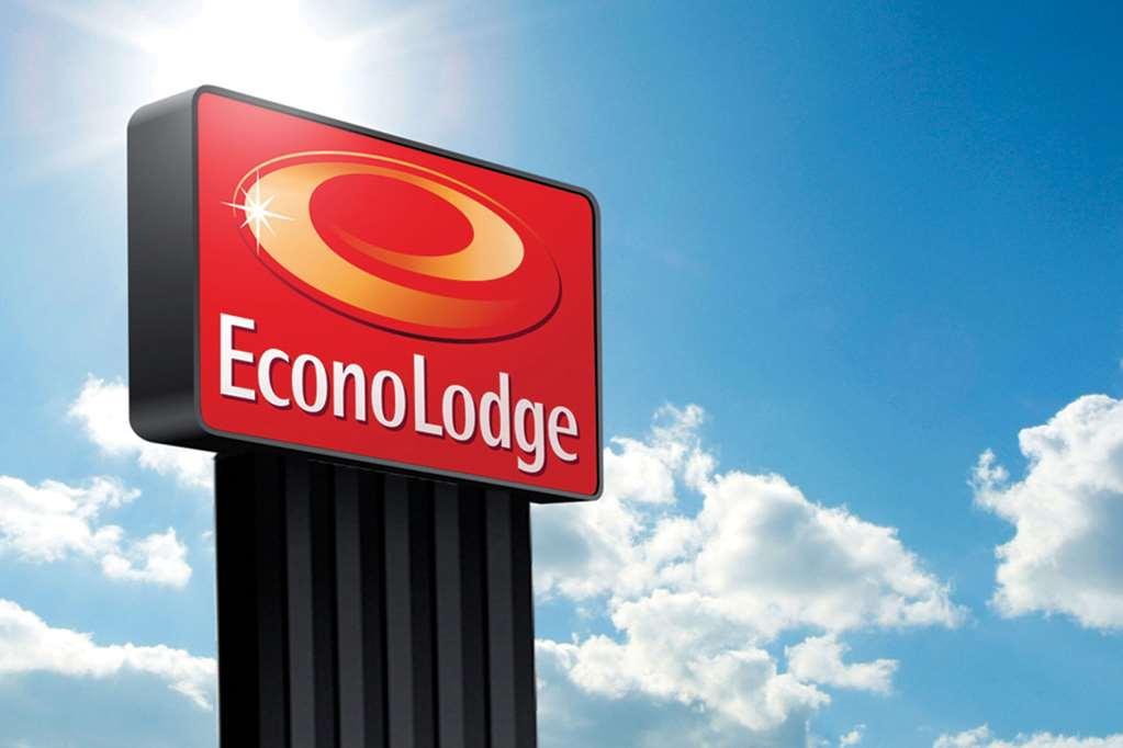 Econo Lodge Sevierville-Pigeon Forge On The River Екстериор снимка