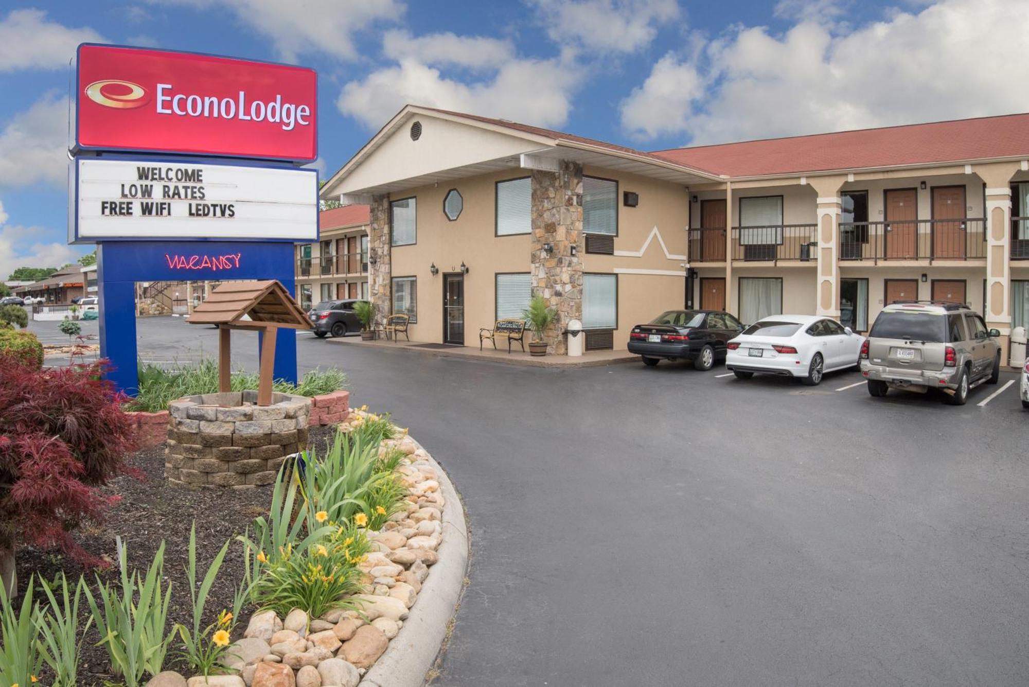 Econo Lodge Sevierville-Pigeon Forge On The River Екстериор снимка