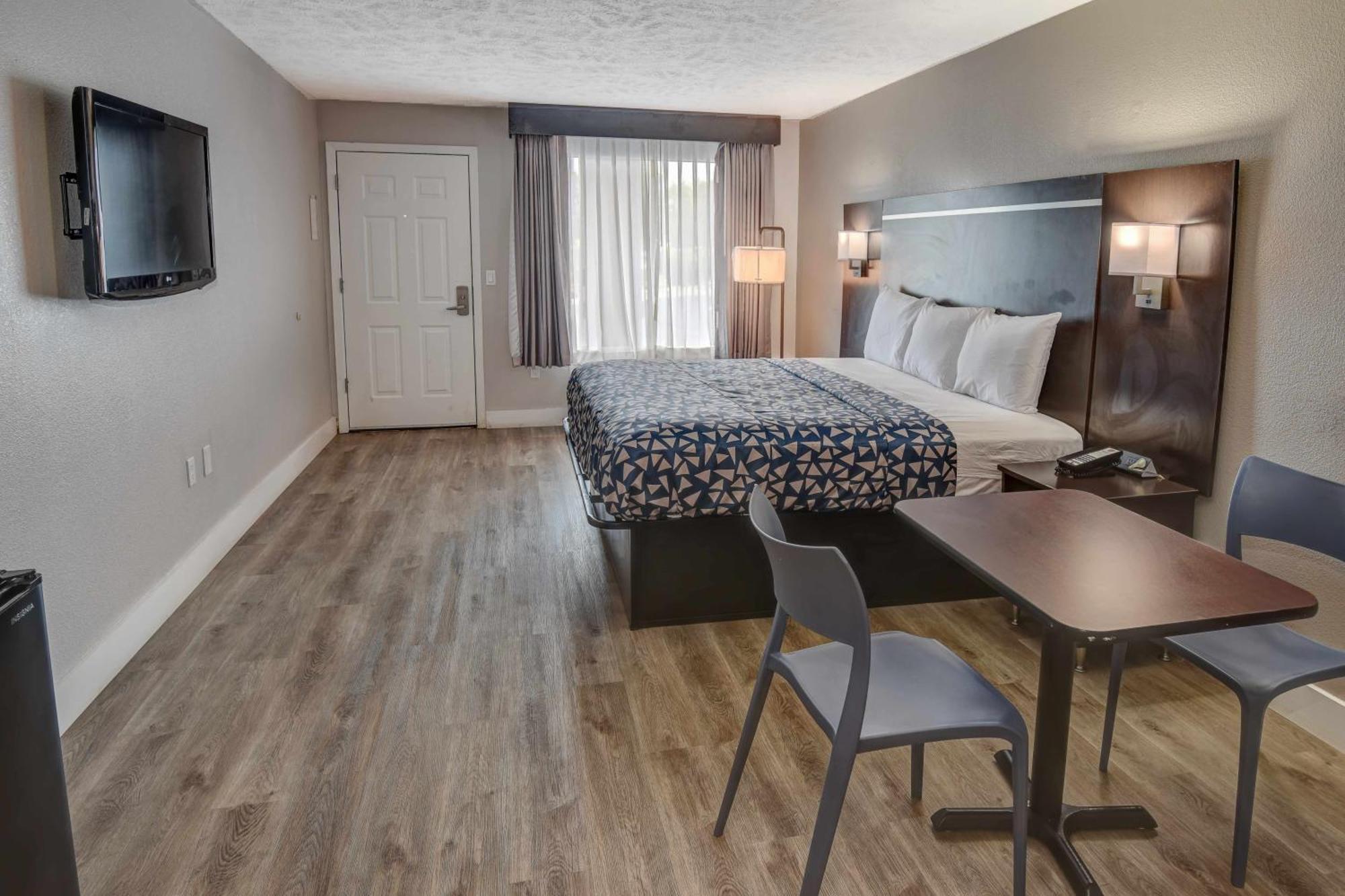 Econo Lodge Sevierville-Pigeon Forge On The River Екстериор снимка