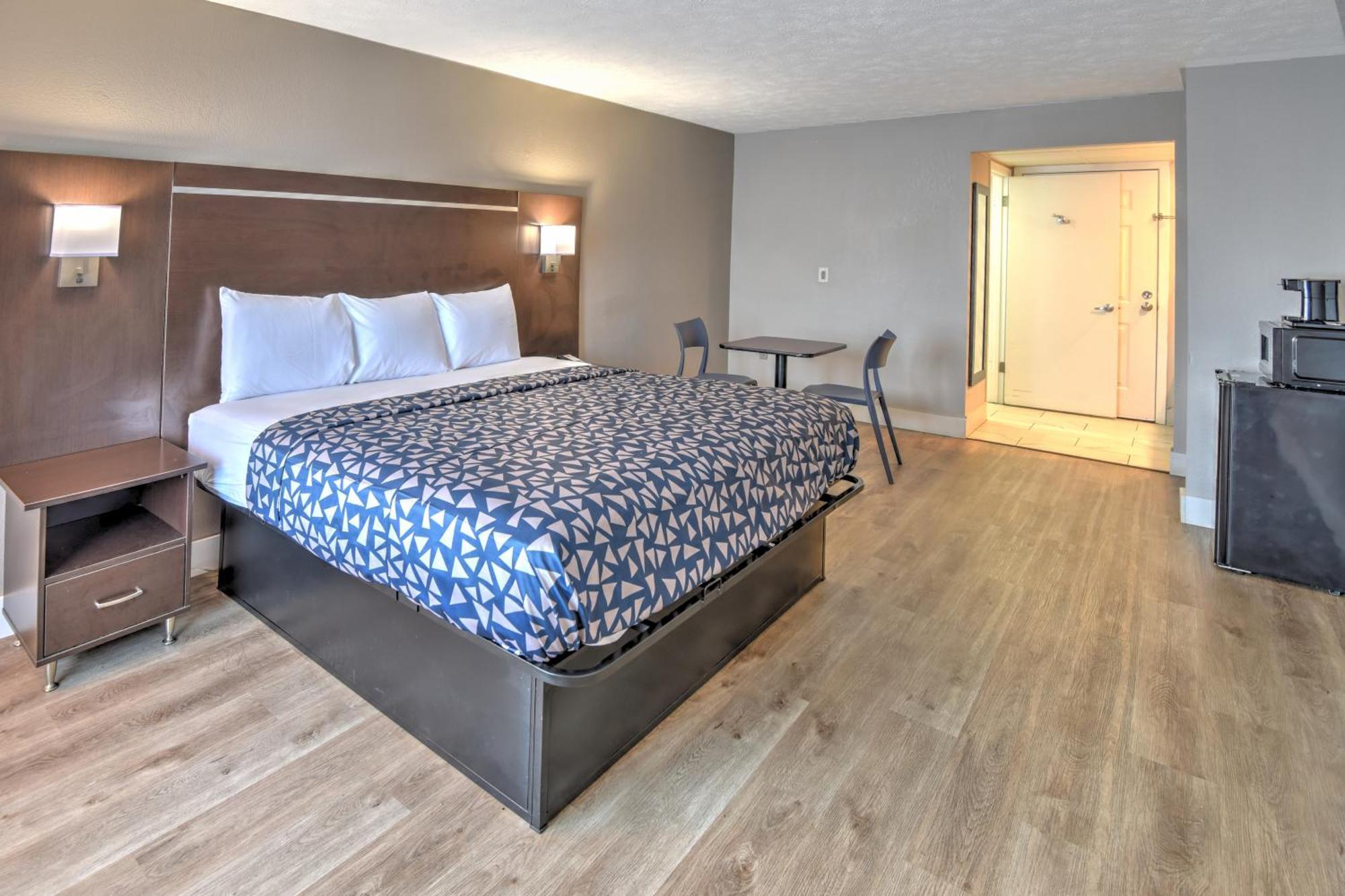 Econo Lodge Sevierville-Pigeon Forge On The River Екстериор снимка