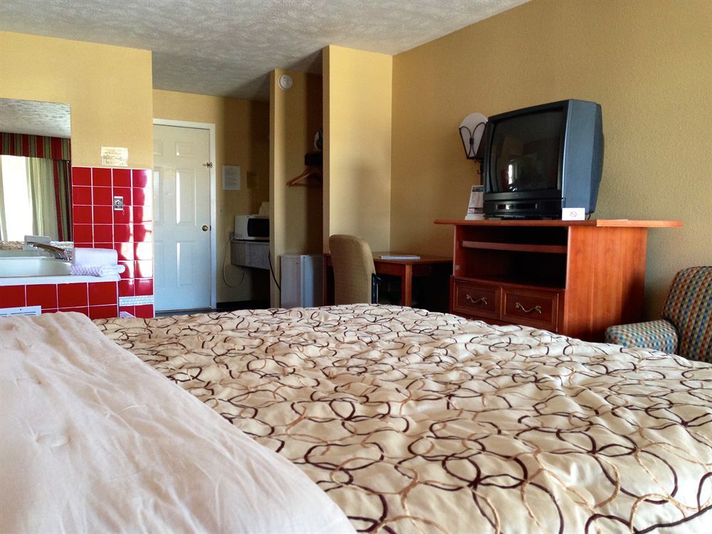 Econo Lodge Sevierville-Pigeon Forge On The River Екстериор снимка
