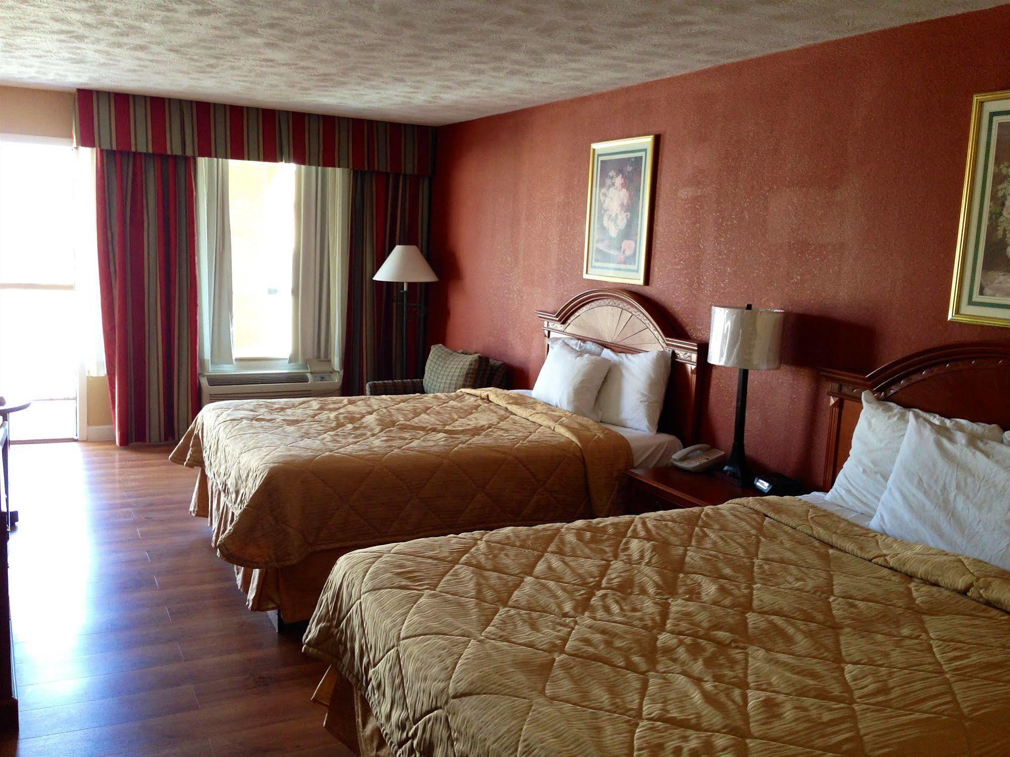 Econo Lodge Sevierville-Pigeon Forge On The River Екстериор снимка