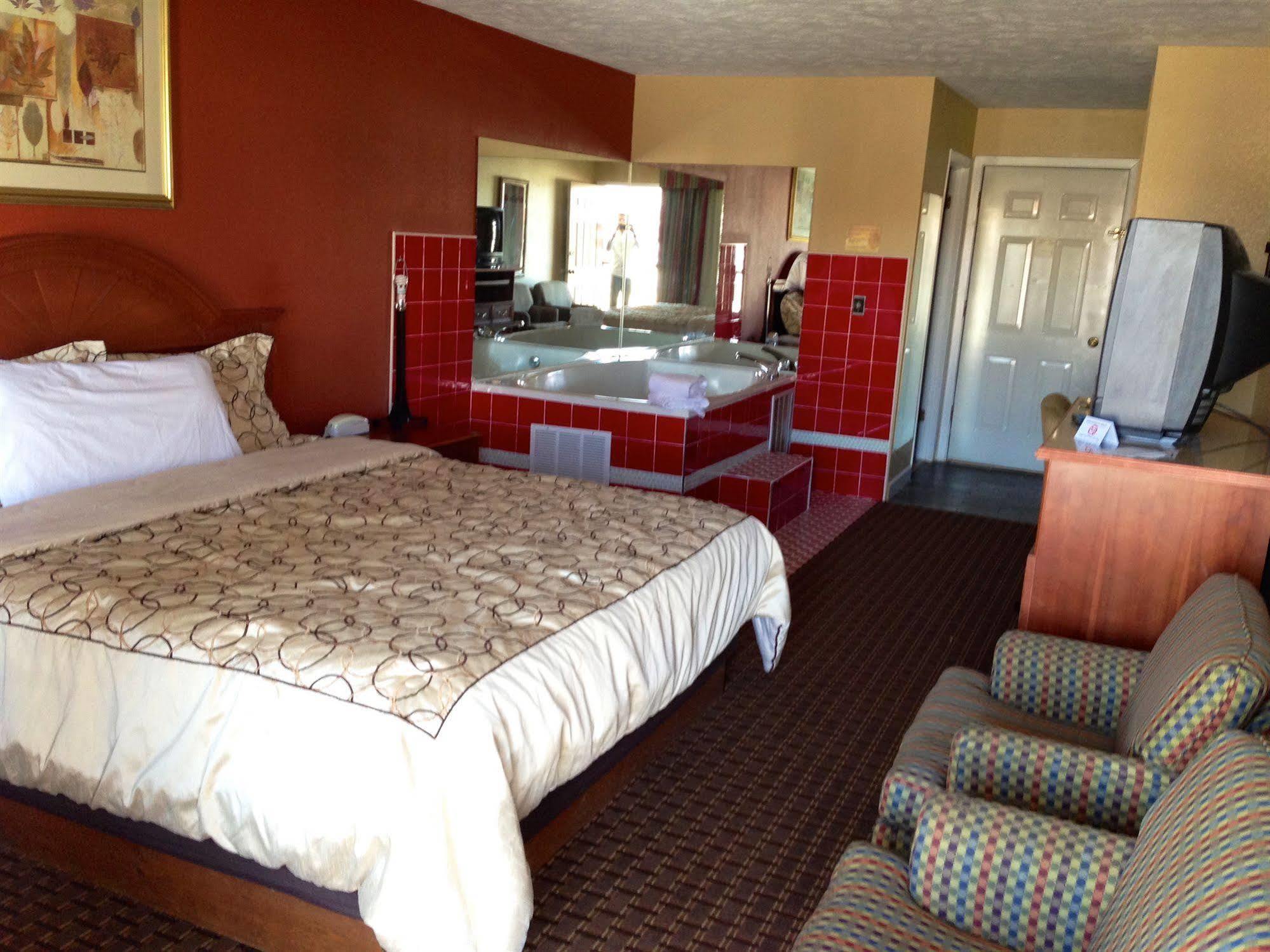 Econo Lodge Sevierville-Pigeon Forge On The River Екстериор снимка