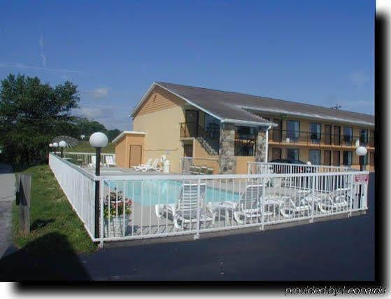 Econo Lodge Sevierville-Pigeon Forge On The River Екстериор снимка